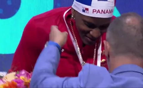 Atheyna Bylon se queda con la medalla de plata en el Mundial de Boxeo Femenino de Élite 2022