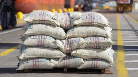 La producción de café de Colombia cae un 7 % en abril