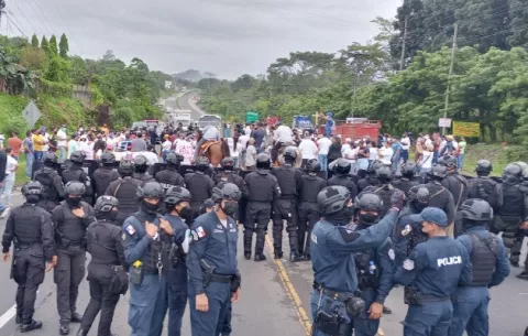 Residentes de Lídice de Capira exigen la culminación de 5 kilómetros de carretera 