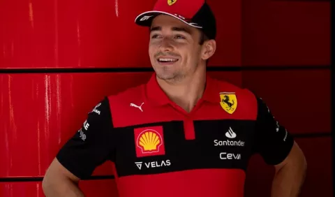 Max Verstappen y 'Checo' Pérez buscan frenar al líder Charles Leclerc en GP de Miami
