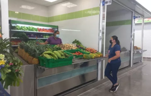 Comerciantes reportan bajas ventas en el nuevo Merca Chitré