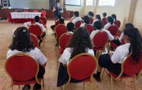 Capacitan en derechos humanos a estudiantes de la Escuela Bilingüe Juan Demóstenes Arosemena en Coclé