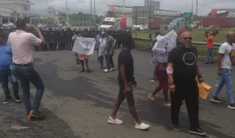 Nuevo enfrentamiento en el tercer día de paro