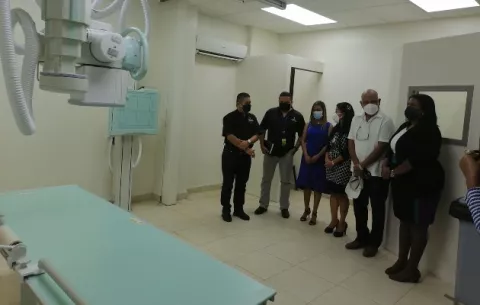 Invierten más de 170 mil dólares en nuevos equipos de radiología para policentro Juan A. Núñez en Colón