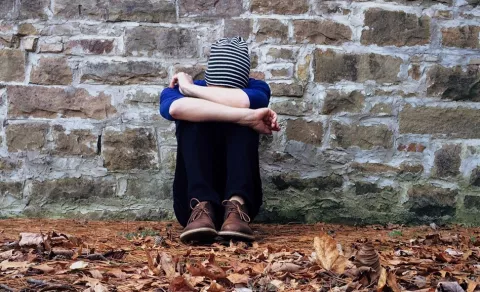 Depresión: ¿Hay una diferencia entre los adultos y los adolescentes?  