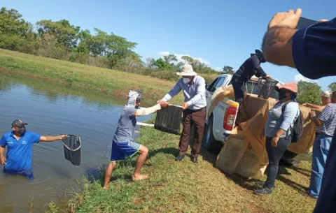 Familias gualaqueñas salen de la actividad agrícola y optan por una cooperativa acuícola