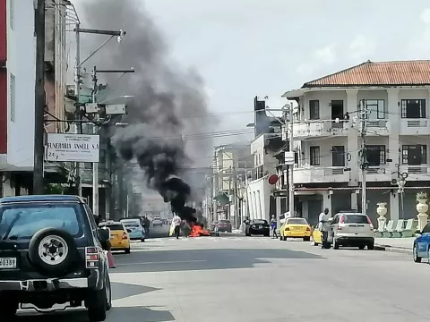 Las protestas siguen en Colón; segundo día deja más de 15 arrestos