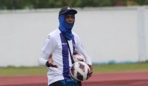 Julio César Dely Valdés y Árabe Unido con metas a corto plazo 