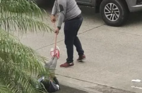  ¡Chasco! Maleante que intentó robar a una mujer en Santiago es sometido y amarrado  