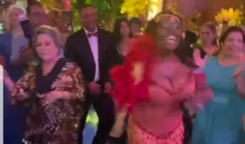 Cuestiona a la presidenta de la Corte Suprema de Justicia, María Eugenia López, por participar en fiesta con diputados