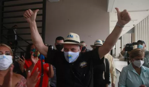 Martinelli, a la cabeza de la carrera presidencial 