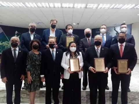 Destacan labor de médicos panameños en la lucha contra la pandemia de la covid-19