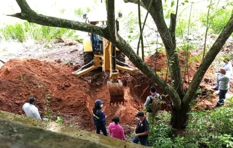 Excavación en el viejo hospital Nicolás Solano en búsqueda de un desaparecido