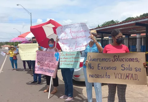 Docentes declaran paro indefinido en la escuela de La Arena en Chitré