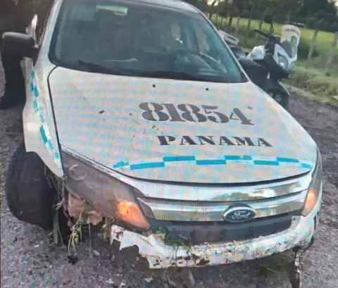 Policías bajo los efectos del alcohol colisionan patrulla contra objeto fijo en Divalá