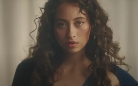 Sofía Valdés lanza su segundo EP, 'In Bloom', bajo el sello discográfico Warner Music