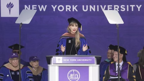 Taylor Swift recibe un doctorado honoris causa en Nueva York