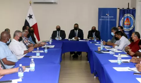 Transportistas piden congelar precios, porque el subsidio del Estado no les alcanza