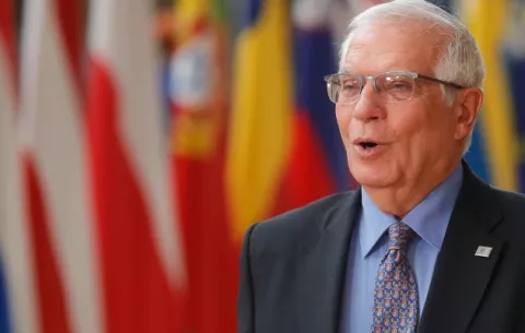Unión Europea buscan acuerdo sobre sexto paquete de sanciones contra Rusia; incluirán veto al petróleo