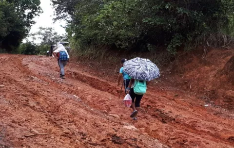 Moradores de El Manquencal tienen 90 años esperando que le construyan una carretera