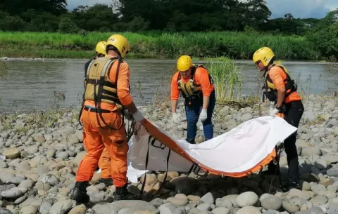 Sinaproc recupera el cuerpo sin vida de un hombre en el río Chiriquí Viejo
