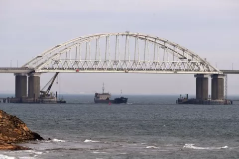 Ucrania ataca plataformas petrolíferas rusas en mar Negro