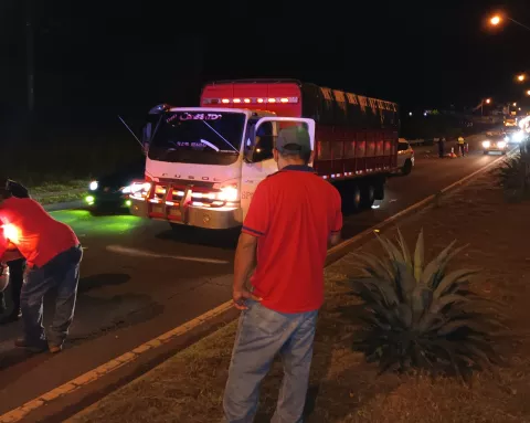 Hombre muere atropellado por un camión en la vía Interamericana en Santiago