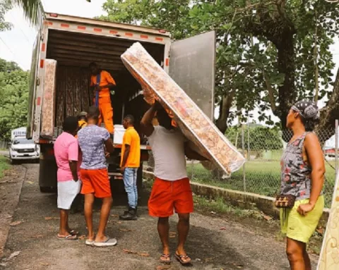Llevan ayuda a familias afectadas por las lluvias en la Costa Arriba de Colón