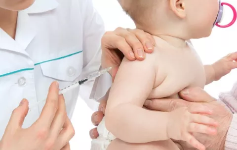 Minsa evaluará aplicar la vacuna contra la covid-19 en niños de  6 meses en adelante