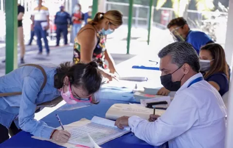Universitarios ya no recibirán cheques, desde agosto cobrarán beca del Ifarhu por una billetera electrónica