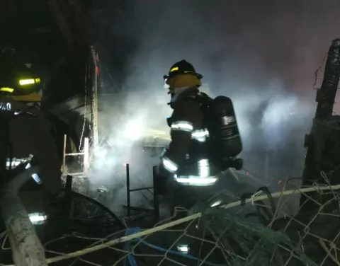 Una persona resulta herida tras explotar tanque de gas en Pedregal, David