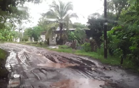 Veragüenses piden solución a la intransitable carretera hacia la comunidad de Chumical