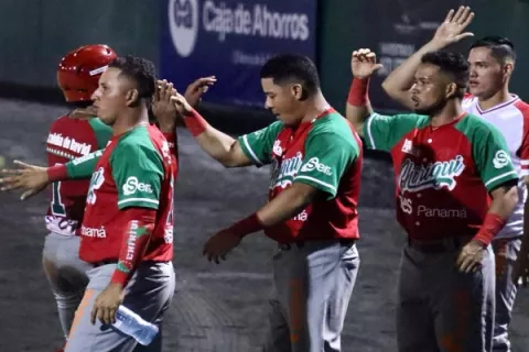Chiriquí aumenta ventaja sobre Coclé;  Metro pega a Colón en semifinales del béisbol mayor