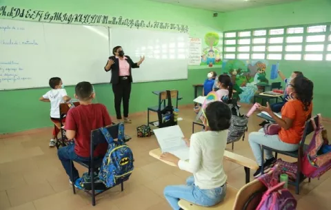 Pérdidas de aprendizaje les costarían a los estudiantes  una reducción de ingresos del 12%  