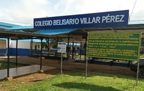 Le propinan una golpiza a una estudiante del Colegio Belisario Villar Pérez en Santiago