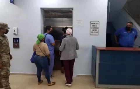 Hospital de la CSS en Colón pone a funcionar nuevos elevadores