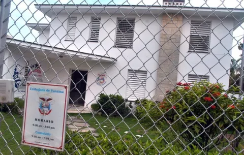 Panamá suspendió servicios consulares que requieren pago en Cuba por instrucciones del BCC