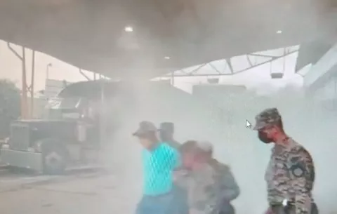 Unidades del Senafront y Policía Nacional despejan la vía en la frontera entre Panamá y Costa Rica