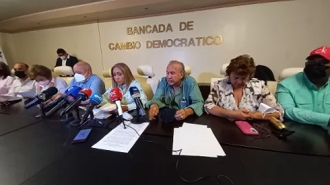 Boris Barrios: 'Diputados mantienen su curul y no creo que el Tribunal Electoral avale su expulsión"