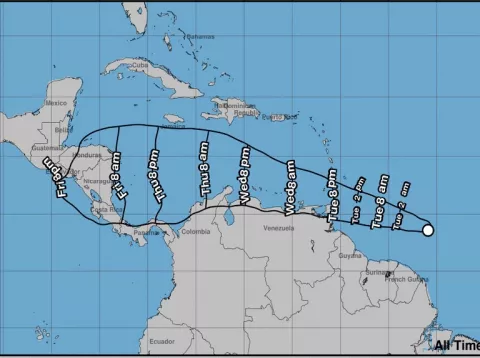 Sinaproc emite aviso de vigilancia ante potencial tormenta tropical que pasaría al norte del país