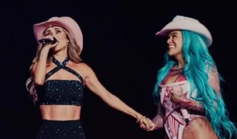 Karol G: Artistas con los que ha cantado en la gira