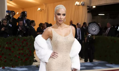 Kim Kardashian: La modelo estadounidense no dañó el vestido de Marilyn, según la firma que se lo prestó