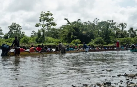 Más de un centenar de niños, niñas y adolescentes migrantes no acompañados atraviesan la selva de Darién