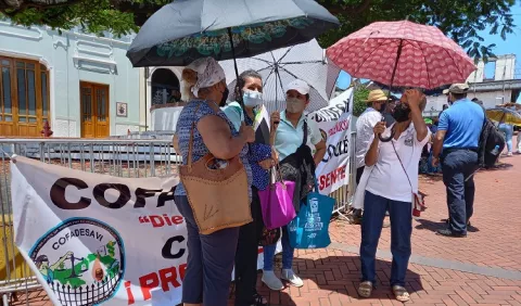 Ministerio de Salud no tiene voluntad para revisar expedientes, afirman víctimas del dietilenglicol