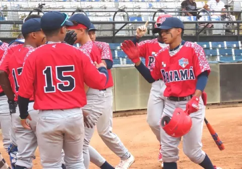 Panamá vence a República Dominicana, mantiene invicto y avanza a semifinales en U15