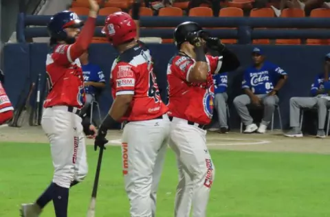 Metro va por el triunfo ante Colón que los ponga cerca de la final en el béisbol mayor
