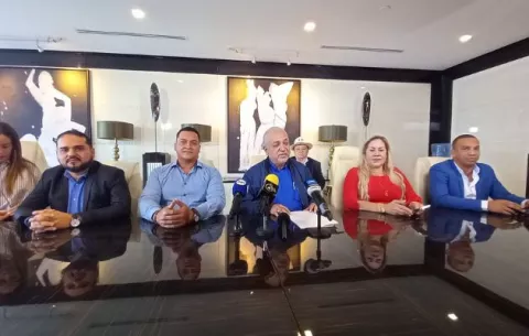 Gobierno intenta distraer al pueblo panameño montando persecución contra Ricardo Martinelli