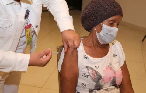 Ascienden a 898,882 los casos acumulados de covid-19 y 8,316 fallecidos 