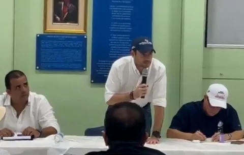 Anadepo acuerda combustible a $3.25 y levanta cierres; ¿qué pasará con los medicamento y alimentos?