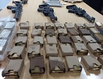 Fusiles de asalto, incluyendo un AK-47, hallan en matorrales de La Mesa de Veraguas 